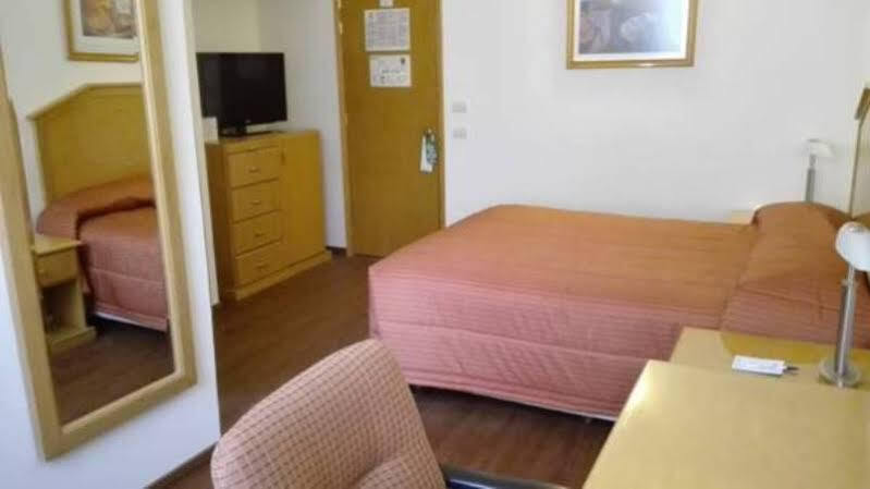 Ritz Ciudad De Hotel 4*